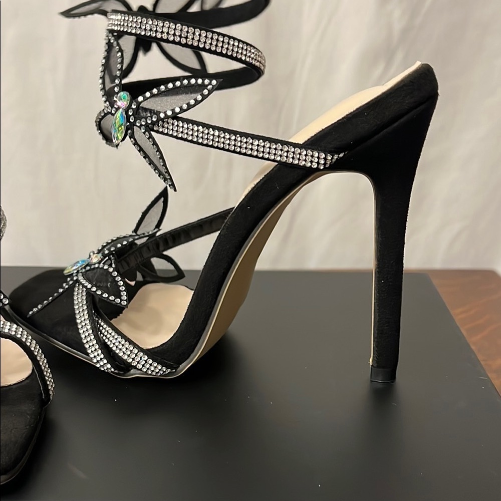 HOST PICK 🌺 Elegant Black Strappy Heels with Rhinestone Accents - Picture 7 of 9